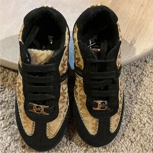 BNWB Michael Kors Sneakers size 9c